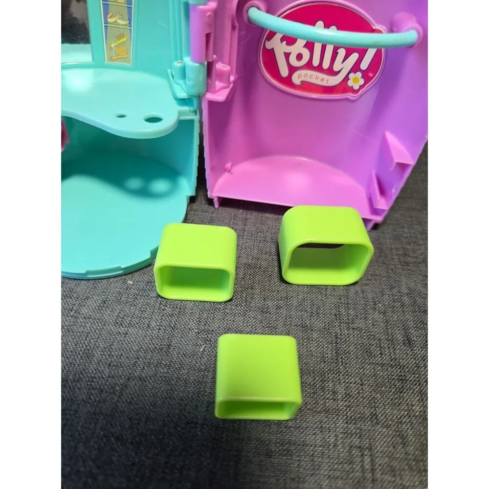 2004 Polly Pocket Car Go Fun Playset Portable Pop Open Fun Cylinder W/ Accessory